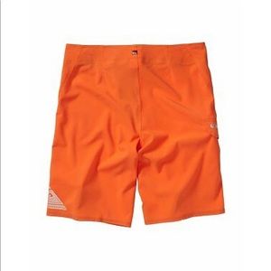 QUIKSILVER "KAIMANA APEX UA21" Board/Swim/Surf Shorts
Color - Orange